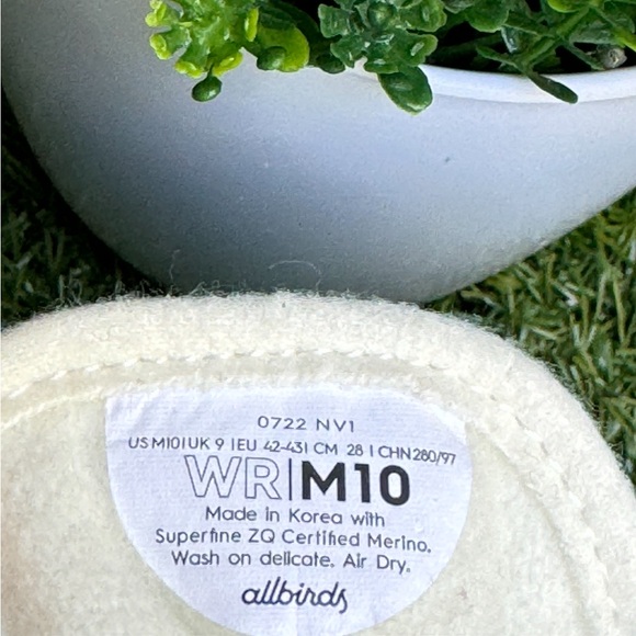 Allbirds Wool Runners fluffs natural cream sole color Sz 10 US mentioning shoes - Picture 13 of 13